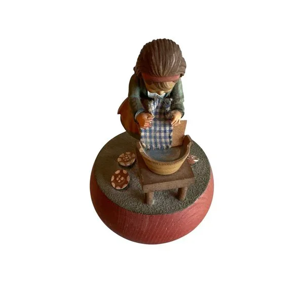 Vintage‎ Swiss Musical Figurine Girl Washing Clothes Wood & Resin - Picture 2 of 5